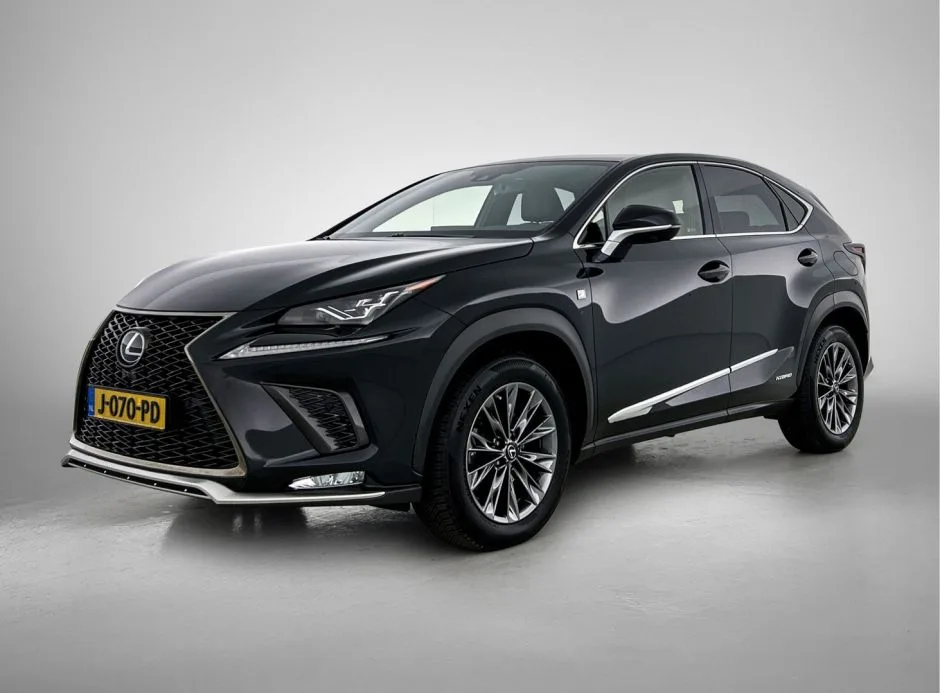 Lexus NX (2020) — foto 1