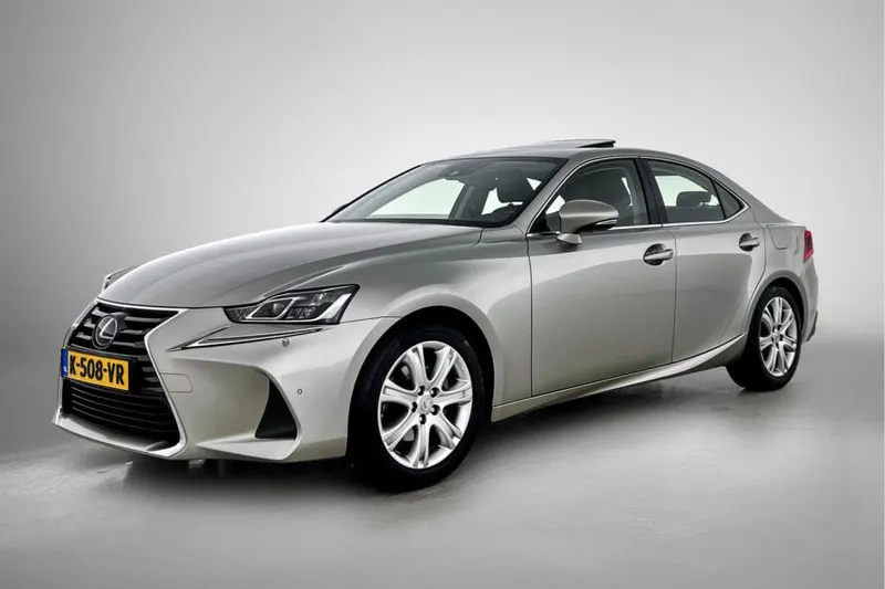 Lexus IS (2021)