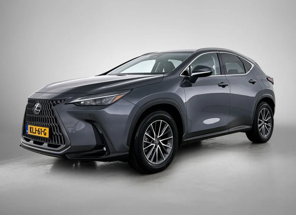 Lexus NX (2025) — foto 1