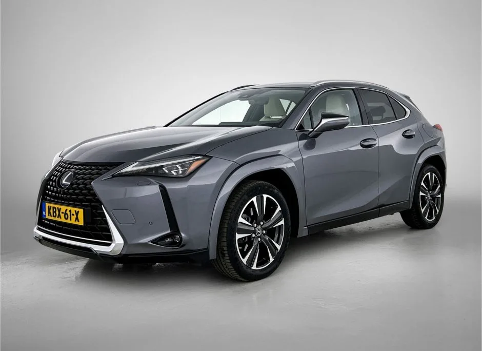 Lexus UX (2019) — foto 1