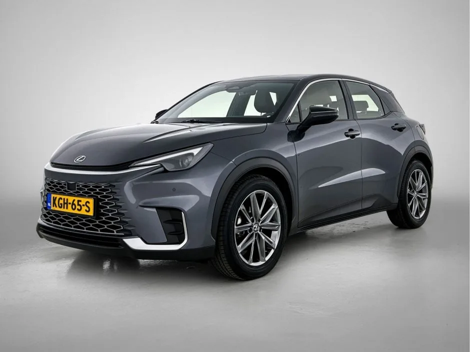 Lexus LBX (2024) — foto 1