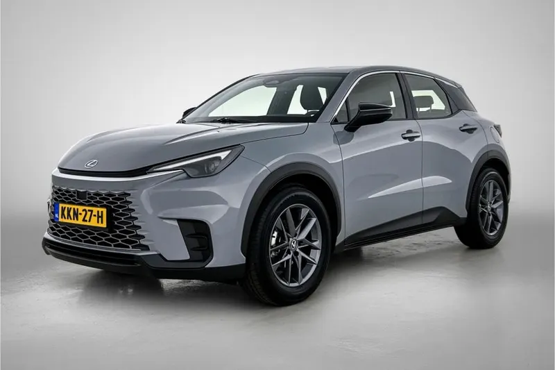 Lexus LBX (2024)