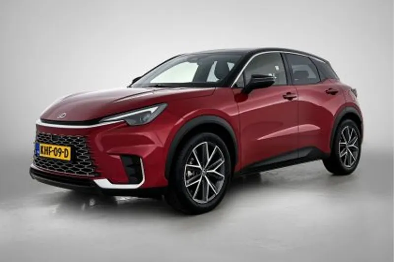 Lexus LBX (2024)