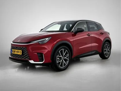 Lexus LBX (2024) — foto 1