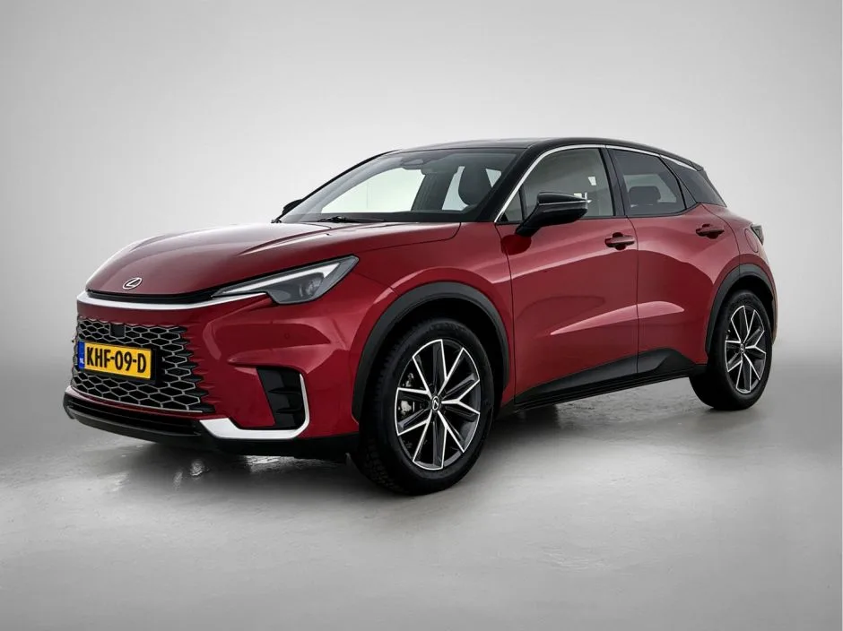 Lexus LBX (2024) — foto 1