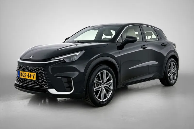 Lexus LBX (2024)