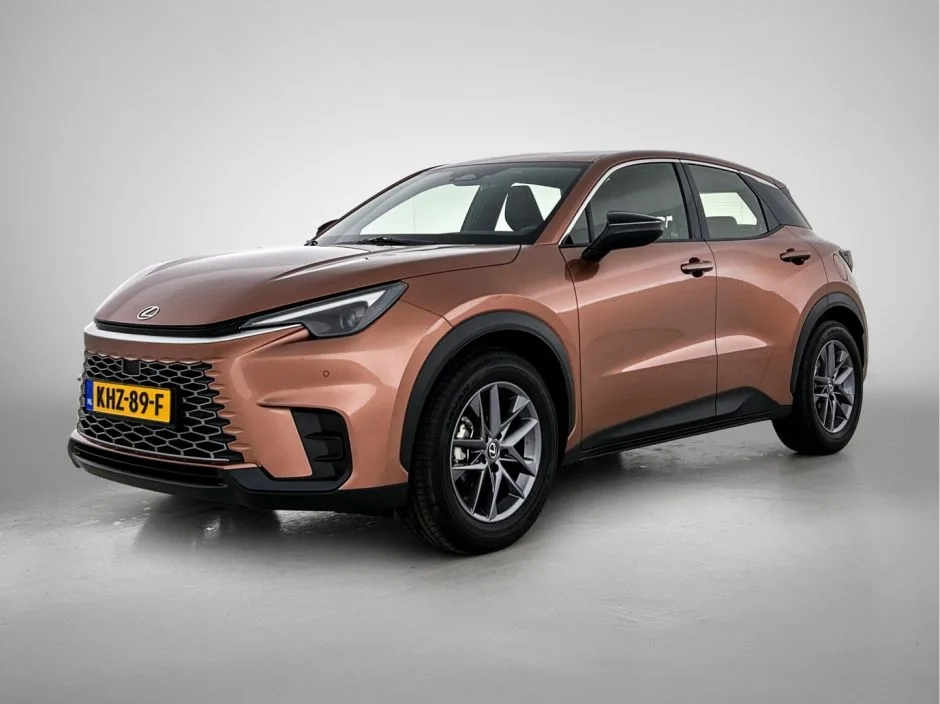 Lexus LBX (2025) — foto 1