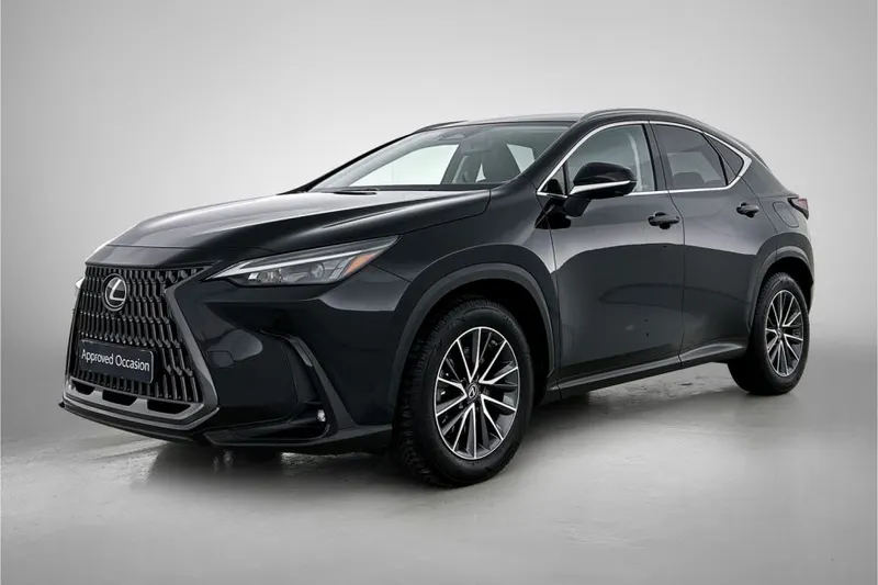 Lexus NX (2022)