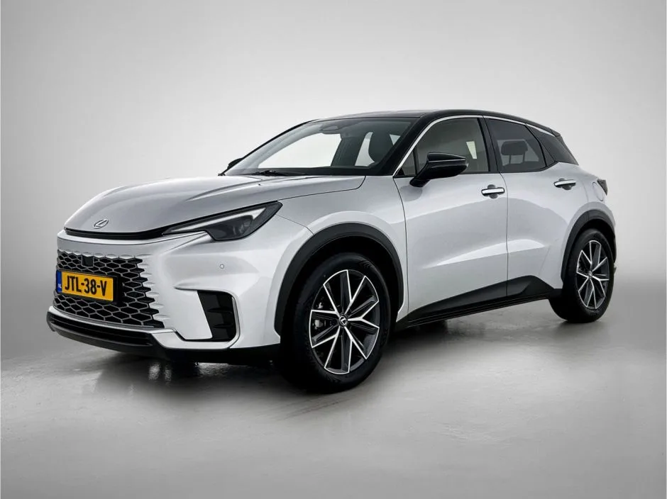 Lexus LBX (2024) — foto 1