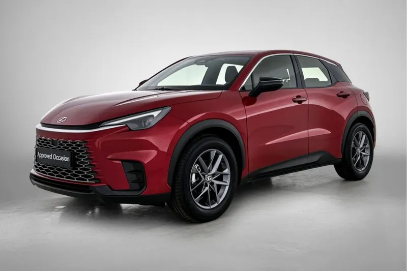 Lexus LBX (2024)