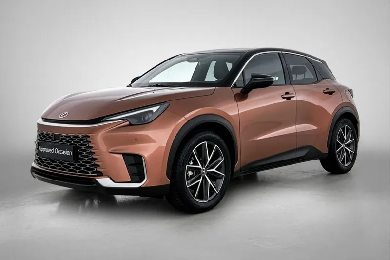 Lexus LBX (2024)