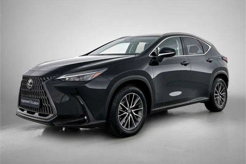 Lexus NX (2022)