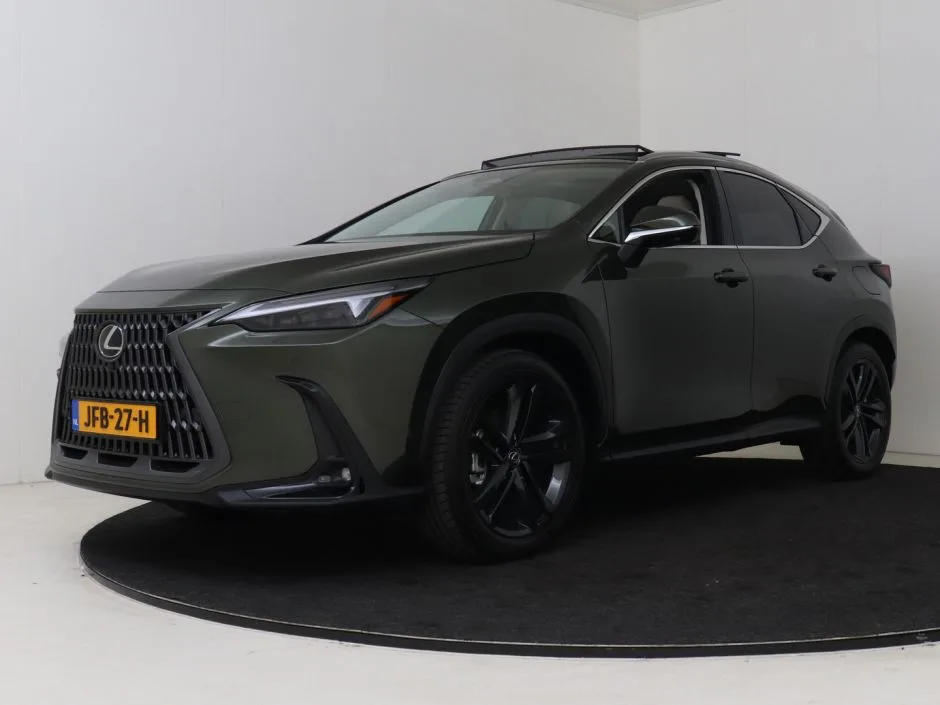Lexus NX (2025) — foto 1