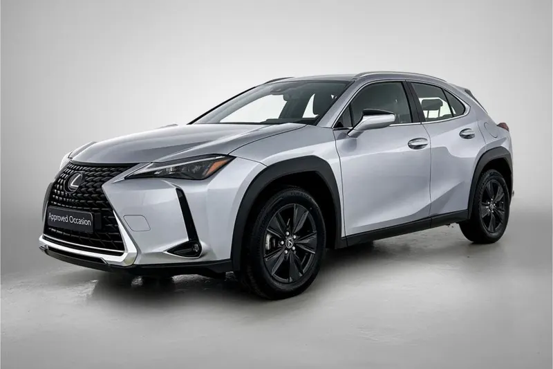 Lexus UX (2024)