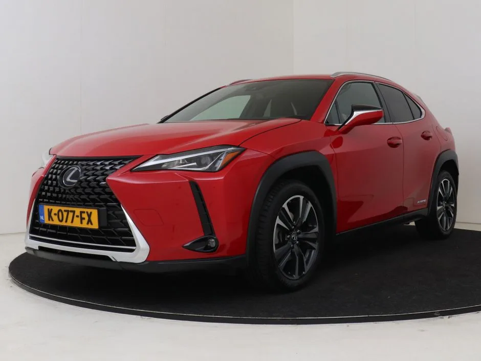 Lexus UX (2019) — foto 1