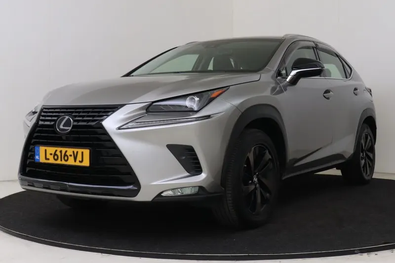Lexus NX (2019)