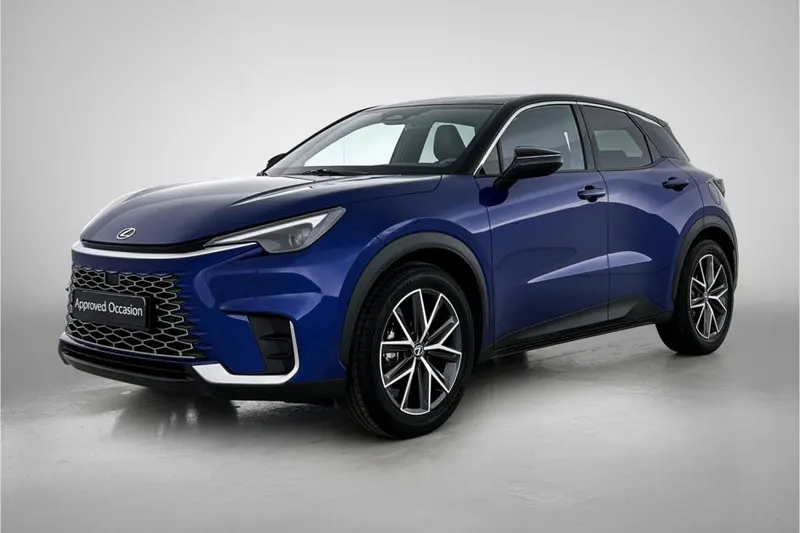 Lexus LBX (2024)