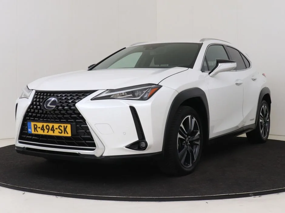 Lexus UX (2021) — foto 1
