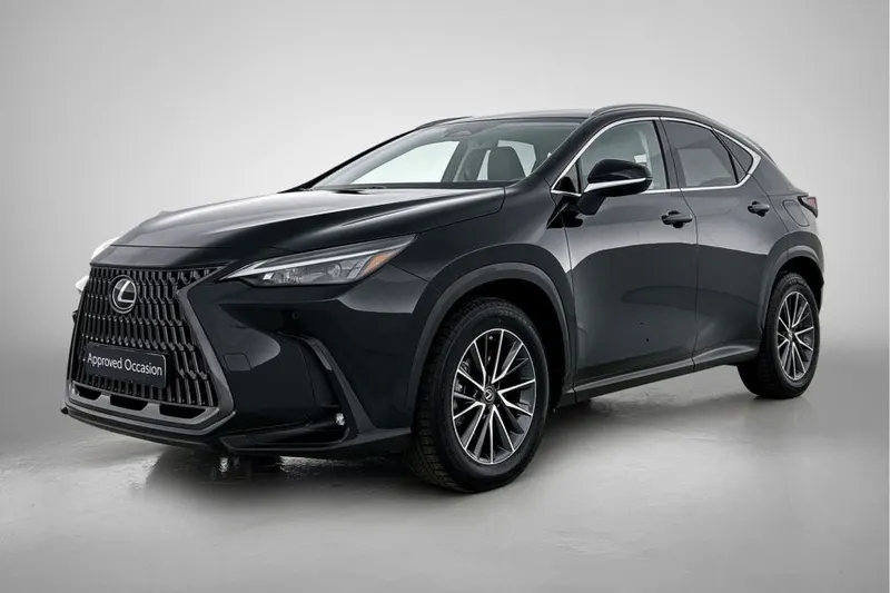 Lexus NX (2022)