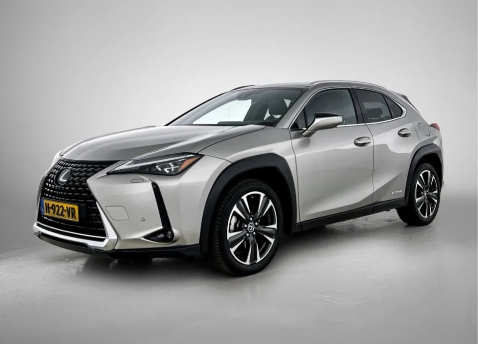 Lexus UX (2020) — foto 1