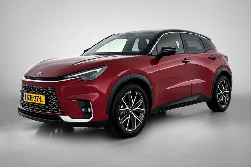 Lexus LBX (2025)