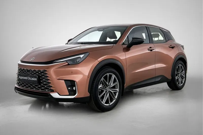Lexus LBX (2025)