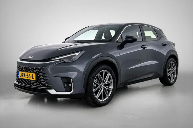 Lexus LBX (2025)
