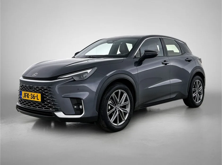 Lexus LBX (2025) — foto 1