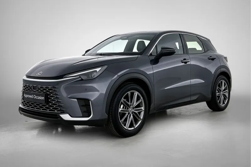 Lexus LBX (2024)
