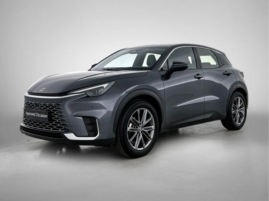 Lexus LBX (2024) — foto 1