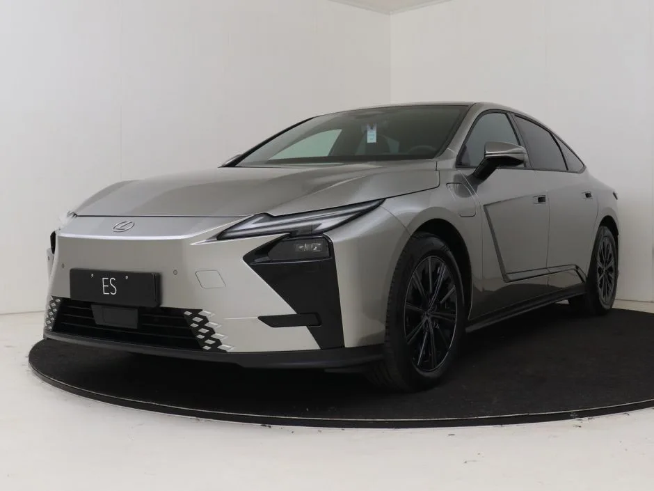 Lexus ES (2026) — foto 1