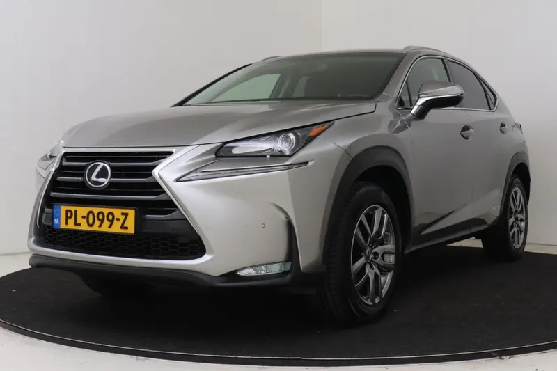 Lexus NX (2017)