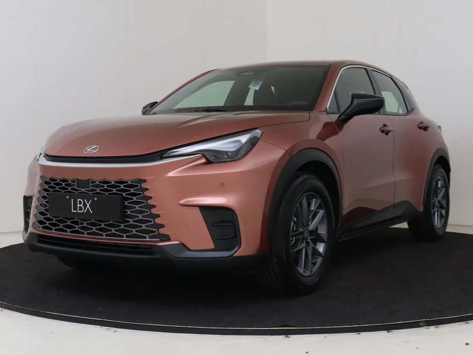Lexus LBX (2025) — foto 1