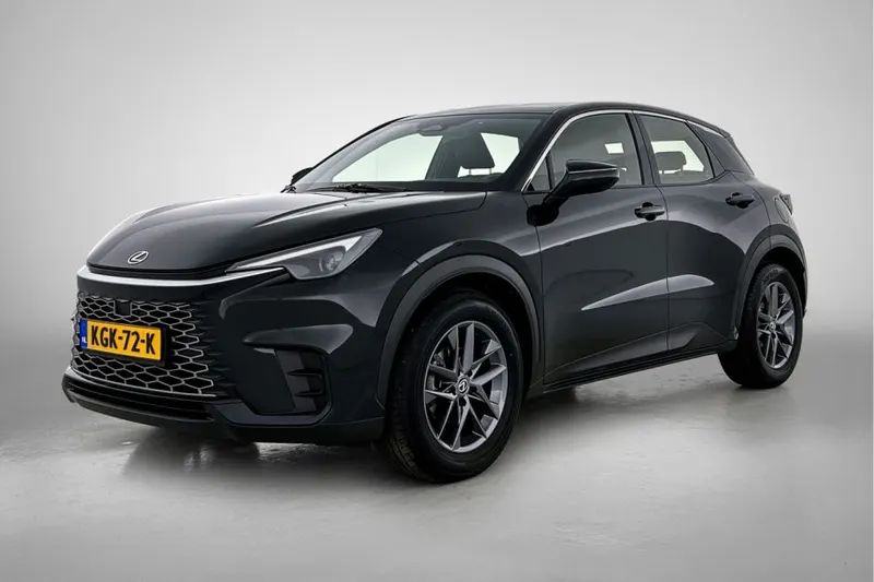 Lexus LBX (2024)