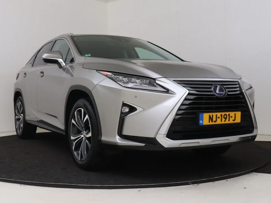 Lexus RX (2017) — foto 1