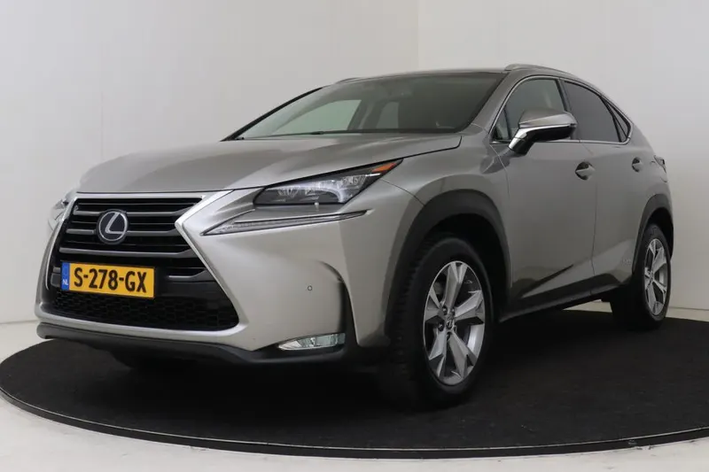 Lexus NX (2016)
