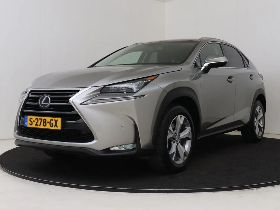 Lexus NX (2016) — foto 1