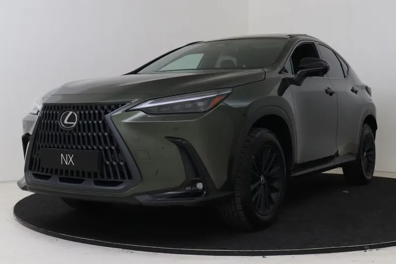 Lexus NX (2025)