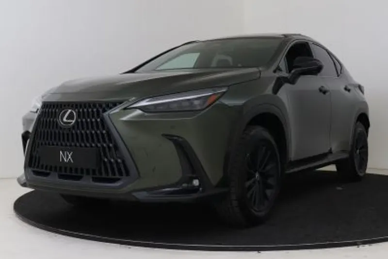 Lexus NX (2025)
