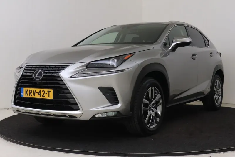 Lexus NX (2020)