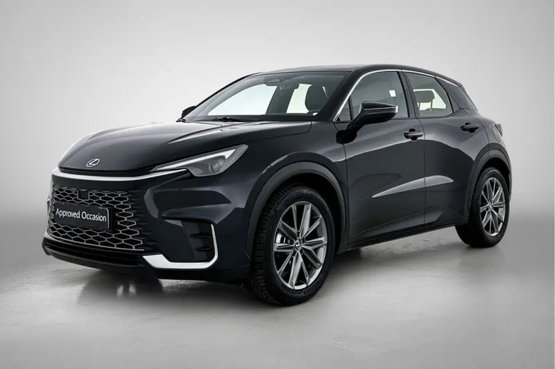 Lexus LBX (2024)