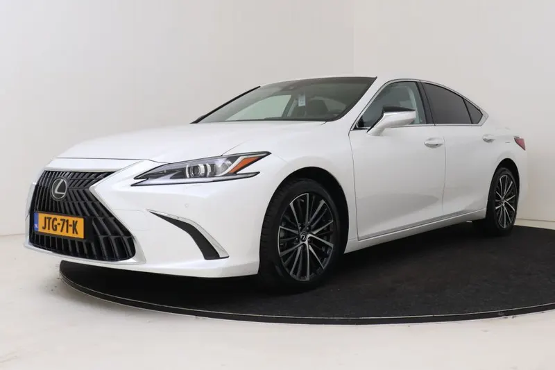 Lexus ES (2026)