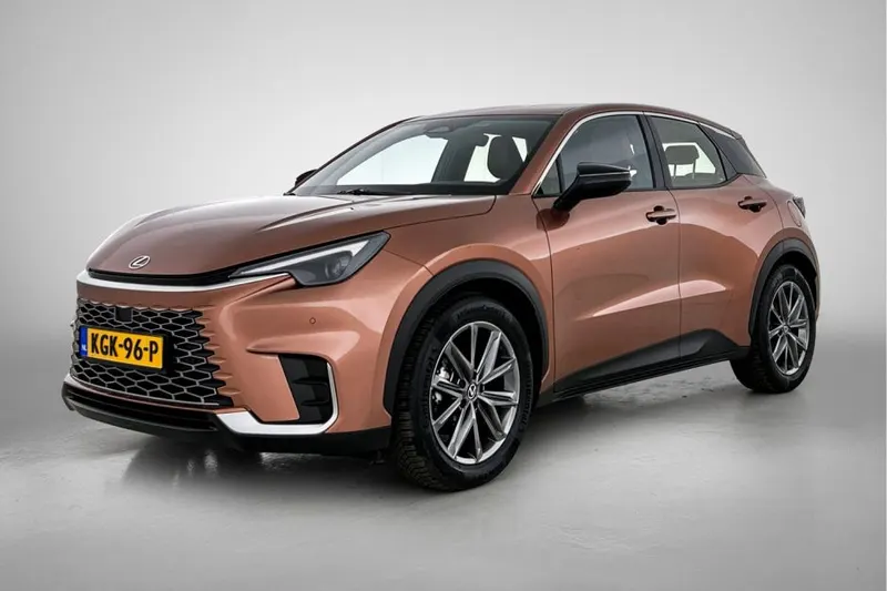 Lexus LBX (2024)