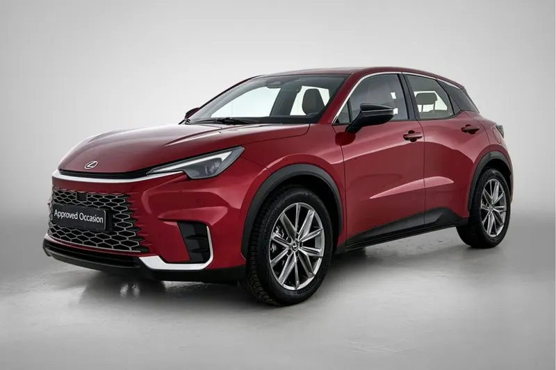 Lexus LBX (2024)