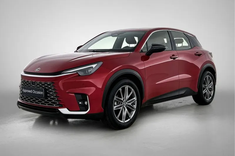 Lexus LBX (2024)