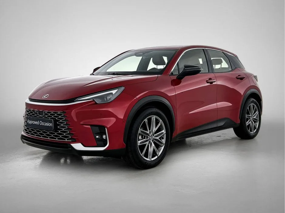Lexus LBX (2024) — foto 1