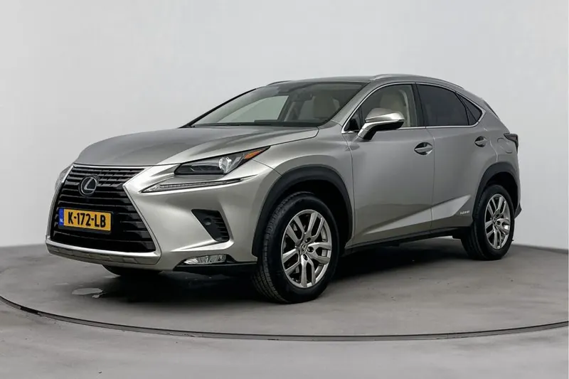 Lexus NX (2021)
