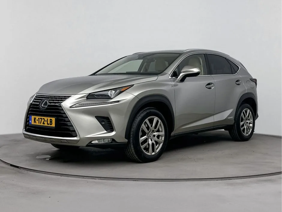 Lexus NX (2021) — foto 1
