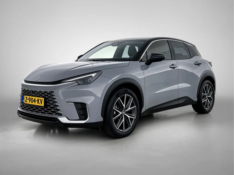 Lexus LBX (2024) — foto 1