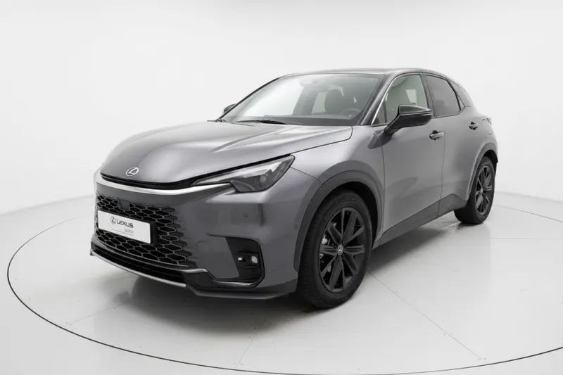 Lexus LBX (2024)